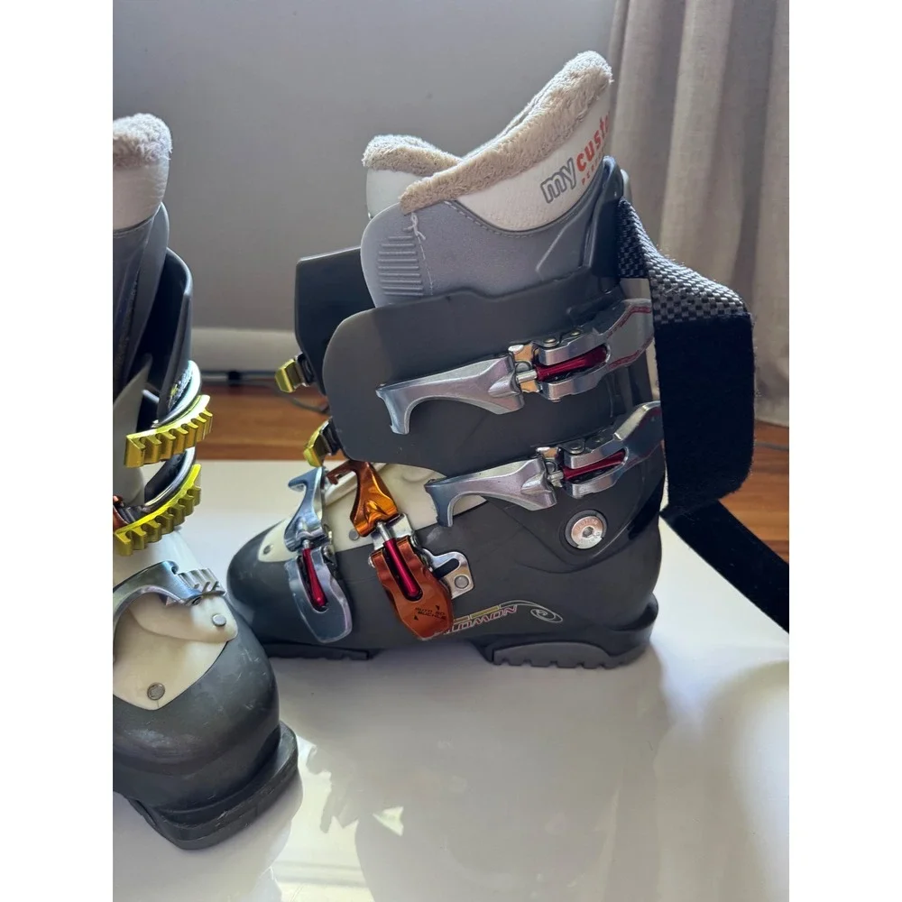 Salomon Irony 8 Women's Ski Boots Size 24.5 Mondo US 7.5 Grey Gold Alpine